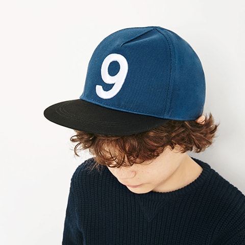 No9<br />
Cap